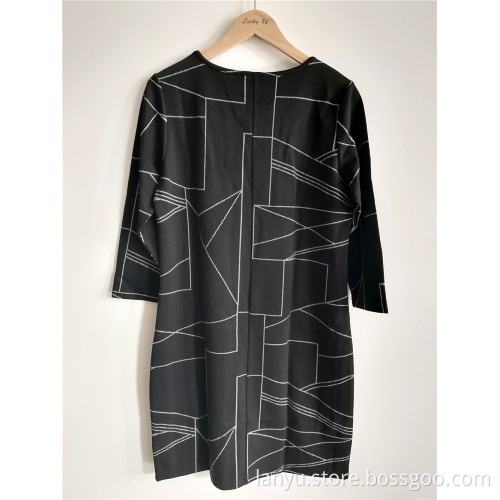Rundhalsausschnitt einfarbiges, lockeres Modekleid